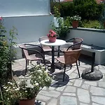 Sofia's Garden By Kottas Apartment *