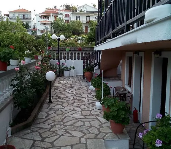 Sofia's Garden By Kottas * Skopelos stad